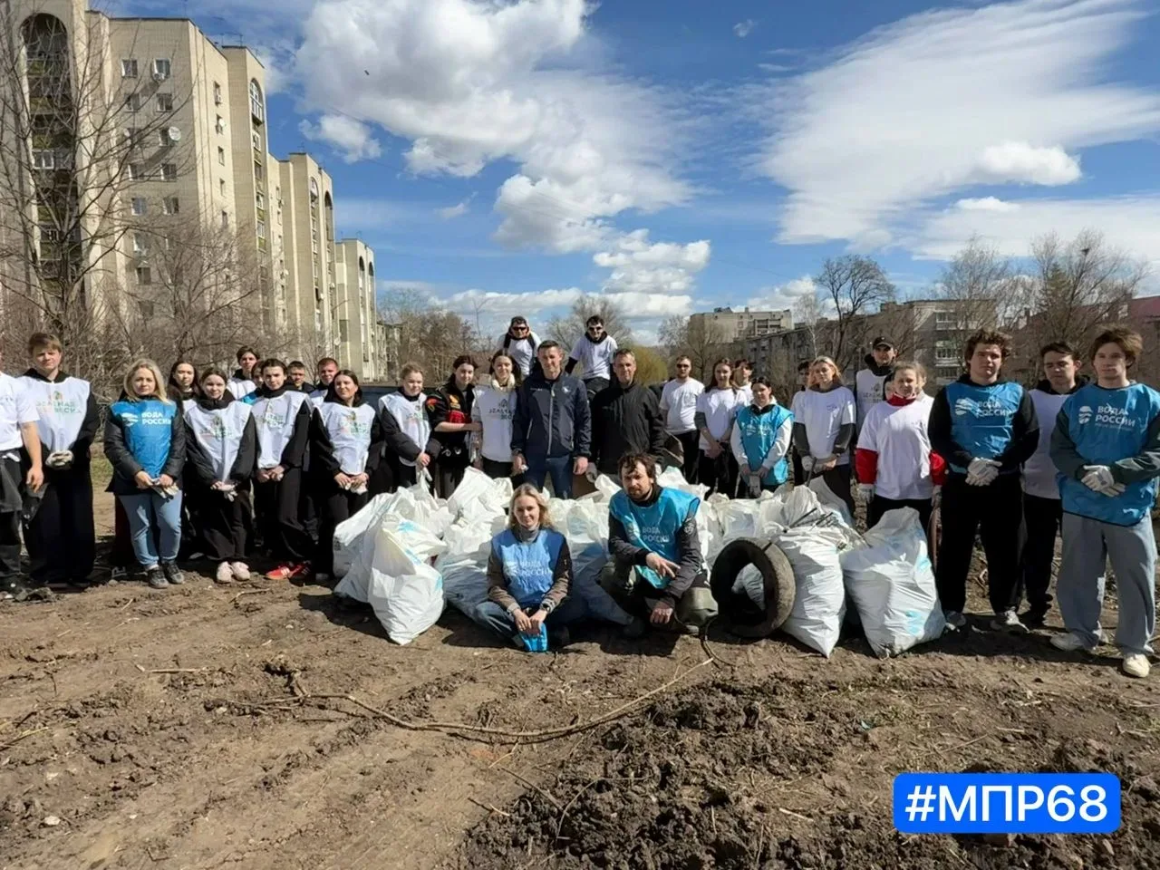 Преподаватели и студенты ТГТУ приняли участие в очистке берега реки Студенец